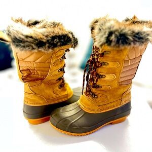 Khombu snow boots size 7- never used!
